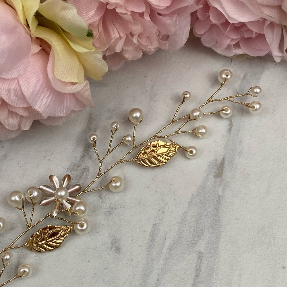 Renaissance Crystal Pearl Leaf Flower Headdress - Picture 13 of 16